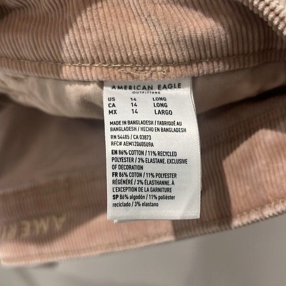 American Eagle- High waisted corduroy pants - Picture 2 of 3